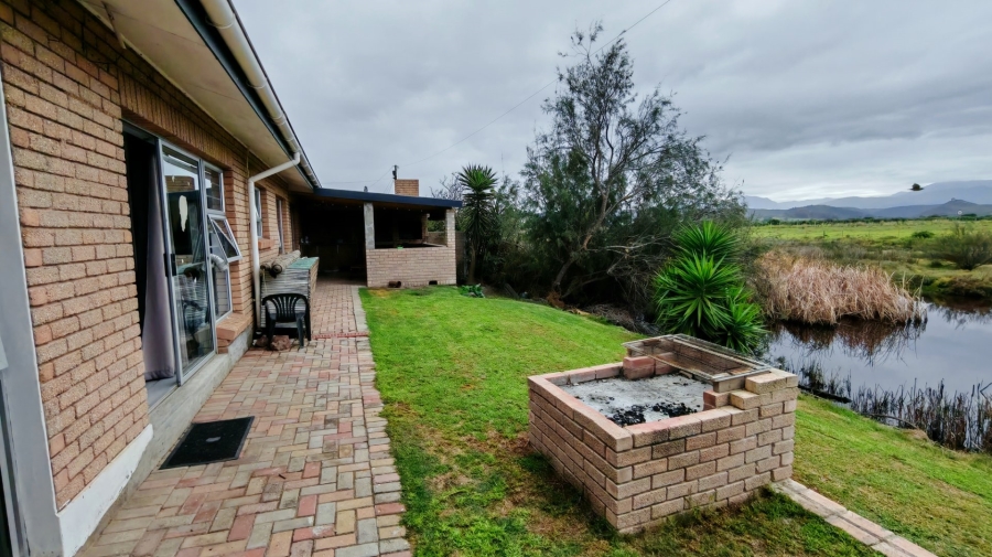 4 Bedroom Property for Sale in Riverside Western Cape